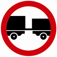 Indicator rutier Accesul interzis autovehiculelor cu remorca, cu exceptia celor cu semiremorca sau cu remorca cu o osie